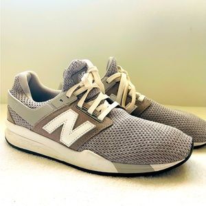 New Balance mens size 9